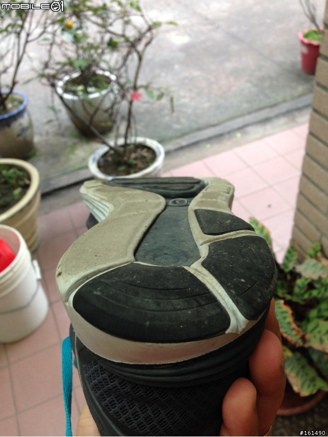 剽悍、防水跑鞋新選擇- MERRELL ASCEND GLOVE GORE-TEX 開箱 (赤足鞋款 barefoot)