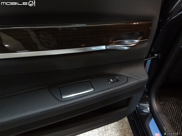 <開箱>{補圖!!} 老男孩之築夢計畫 正14 BMW 730d