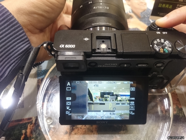 (3/6 補上A6000實照)3/4在台中新光三越SONY直營店試玩A6000 的感想~歡迎有試玩A6000的前輩們一起討論