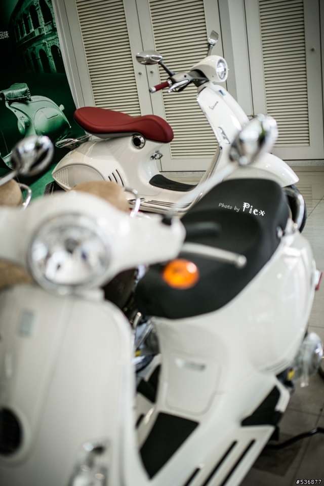 經典再現 - Vespa 946