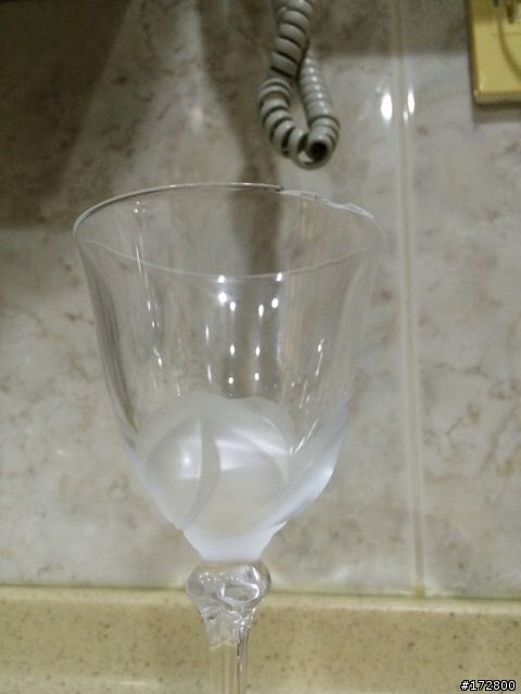 「急尋」哪裡買得到這個玻璃杯?