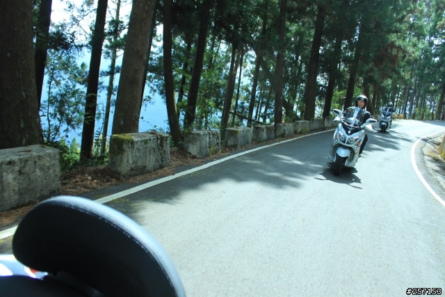 秉持舒適長途旅行"シャオ犬" Maxsym 400i ABS (偶爾更新)圖多