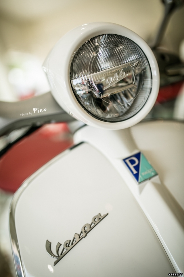 經典再現 - Vespa 946
