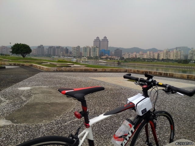 人生第一台平把公路車FCR