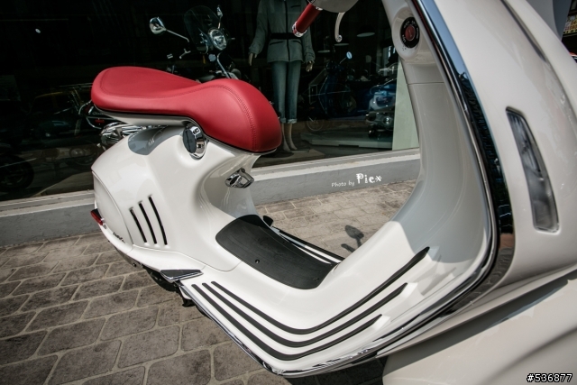 經典再現 - Vespa 946