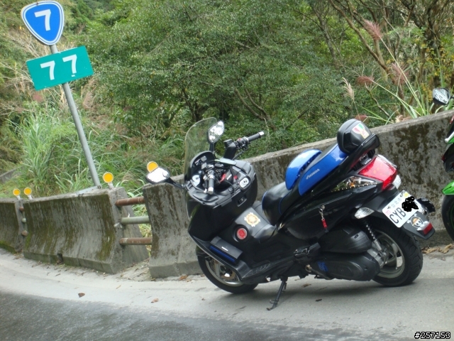秉持舒適長途旅行"シャオ犬" Maxsym 400i ABS (偶爾更新)圖多