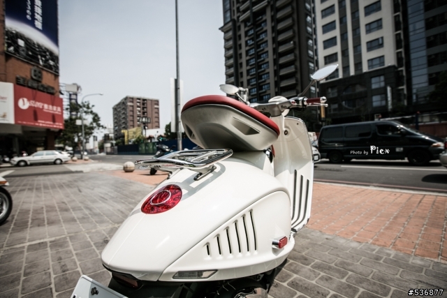 經典再現 - Vespa 946
