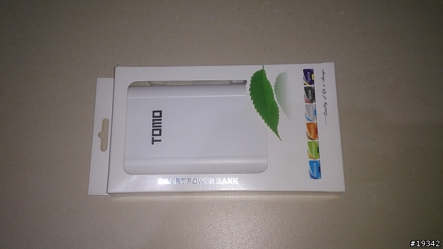 日前買的可交換18650電池行動電源盒開箱