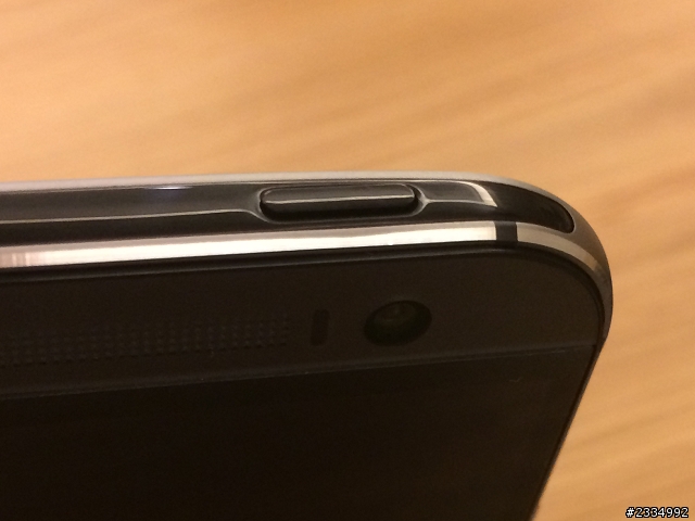 HTC One M8鑽石切邊是歪的!?