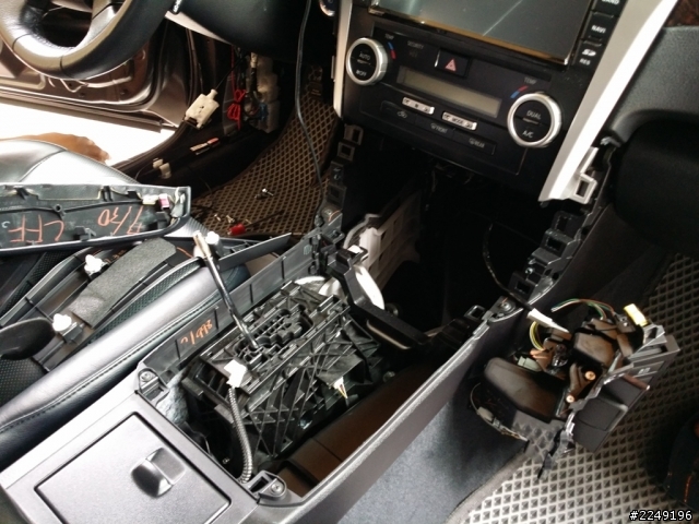 開箱~~ Camry Hybrid 的專用影音主機 Cardio 九吋