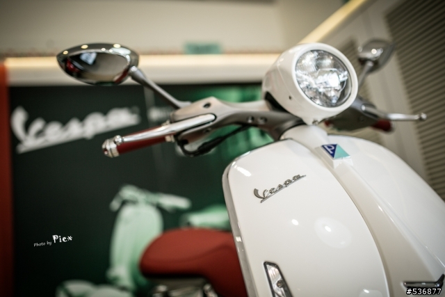 經典再現 - Vespa 946