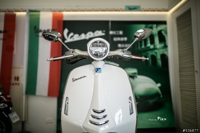 經典再現 - Vespa 946