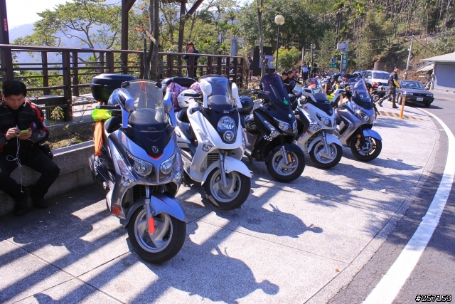 秉持舒適長途旅行"シャオ犬" Maxsym 400i ABS (偶爾更新)圖多