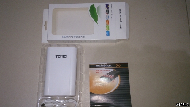 日前買的可交換18650電池行動電源盒開箱