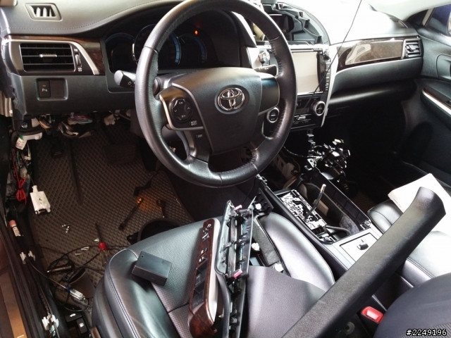 開箱~~ Camry Hybrid 的專用影音主機 Cardio 九吋