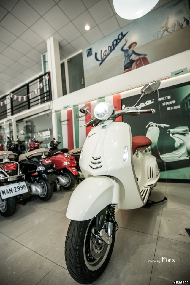 經典再現 - Vespa 946
