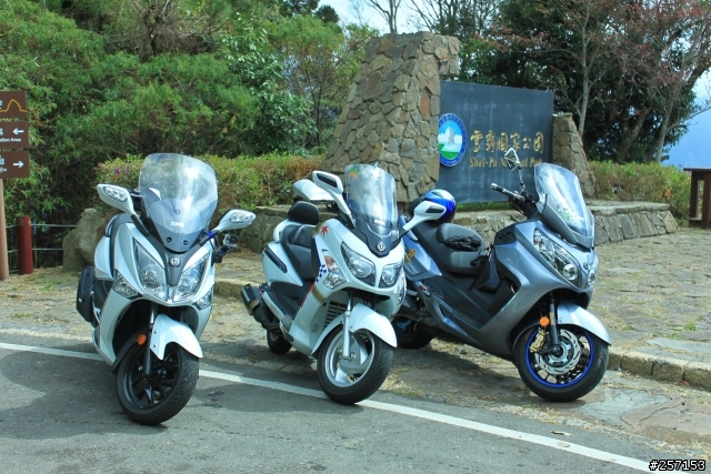秉持舒適長途旅行"シャオ犬" Maxsym 400i ABS (偶爾更新)圖多
