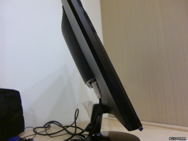 終於換新螢幕了,超適合玩遊戲的ViewSonic VX2452mh