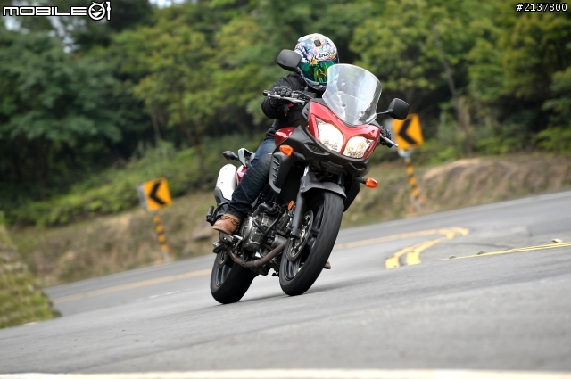 享受都市與輕越野的結合 SUZUKI V-Strom650 ABS