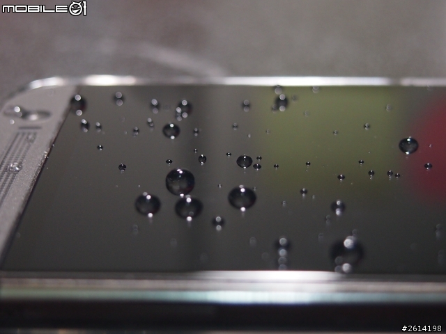 HTC M8 鋁料不明凹痕送保固回來立馬直上imos康寧保護貼