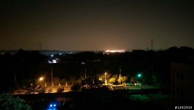 HTC M8 夜間街道拍攝出現綠光(已解決)