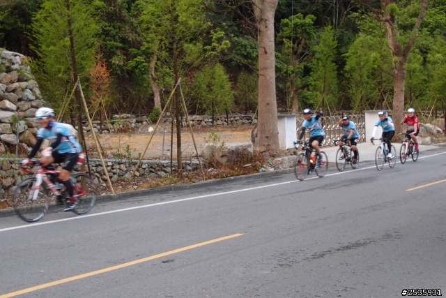 老灰狼_踏上公路之巔(武嶺夢)