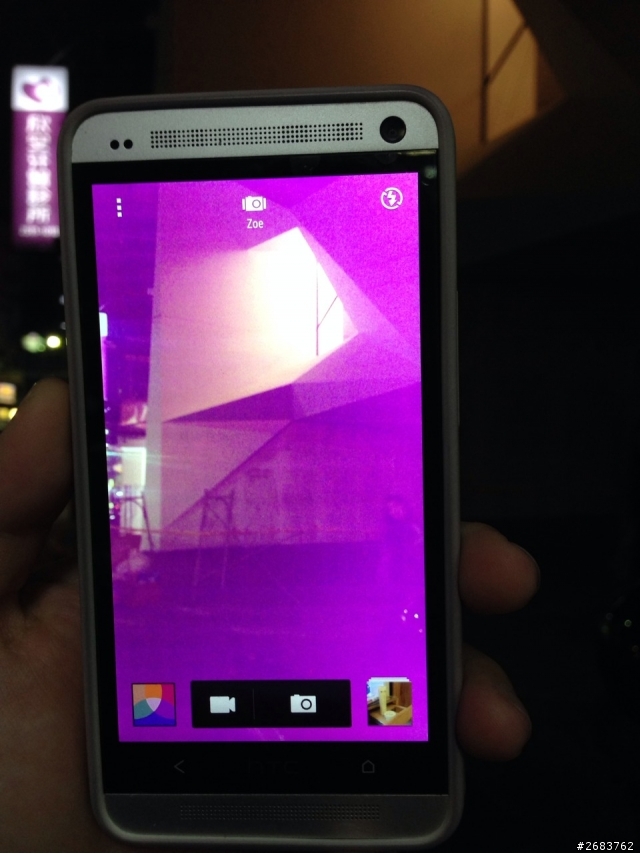 請問在光線不足時HTC NEWONE的拍攝問題