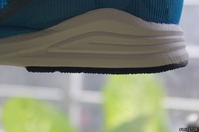 adidas TAKUMI sen 2 競賽鞋款測試_第一代及第二代鞋款比較