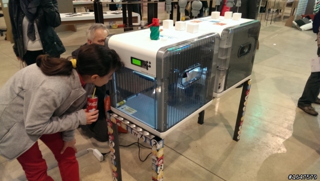 鋼彈挺立於米蘭! 使用3D印表機自製機器人前進米蘭設計師周
