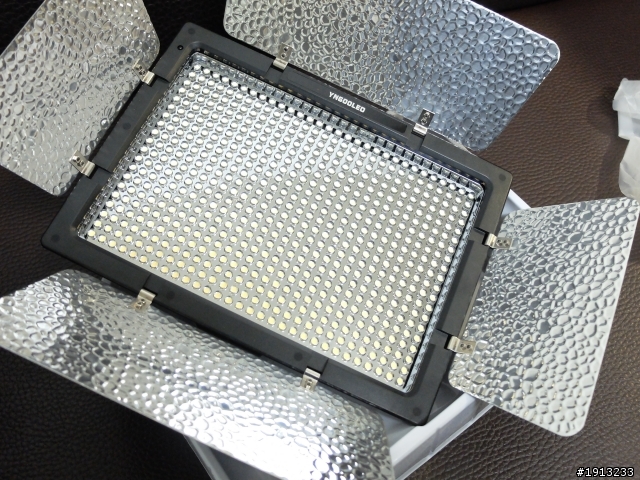永諾 YN600 LED持續燈 開箱文!