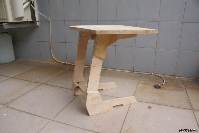 一個想動手的節奏~~DIY 柚木貼皮邊桌