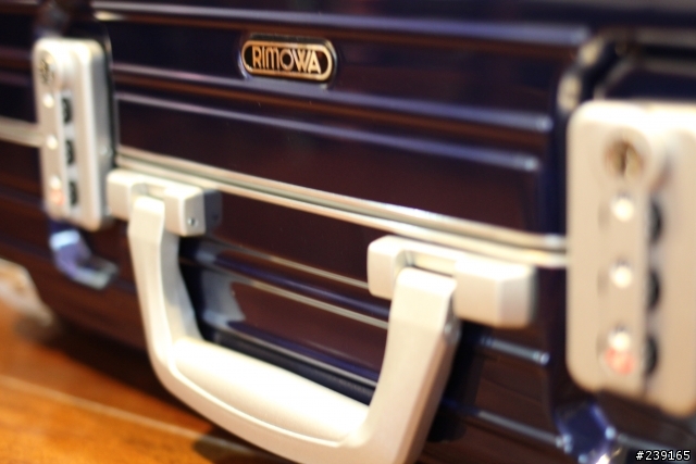 簡易開箱 Rimowa Limbo Night Blue 標準四輪登機箱