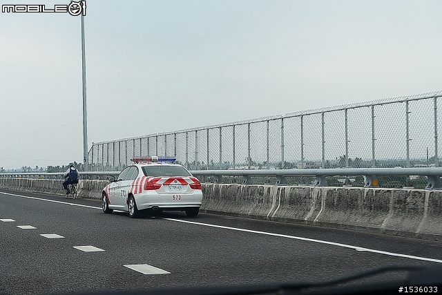 KUSO警察一下:EPB故障時,騎腳踏車比較快,但很辛苦。