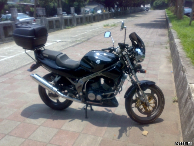 舊愛永遠最美 YAMAHA FZ-I I雙缸鼓動的感動...
