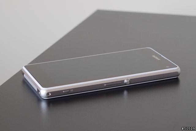 輕旗艦機 _ SONY Z1 Compact