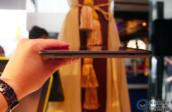 高階新機ASUS PadFone S 轟動中七月上市