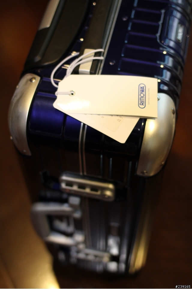 簡易開箱 Rimowa Limbo Night Blue 標準四輪登機箱