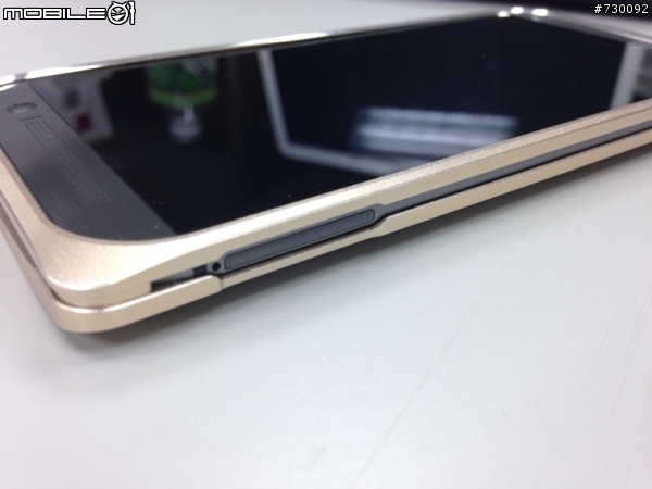 金色M8鋁合金保護框 與 M8 16G 灰 的邂逅 !!!