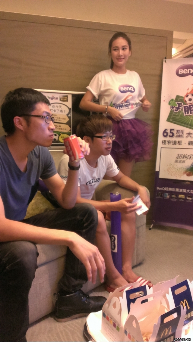 BenQ 大尺寸電視看世足賽好過癮