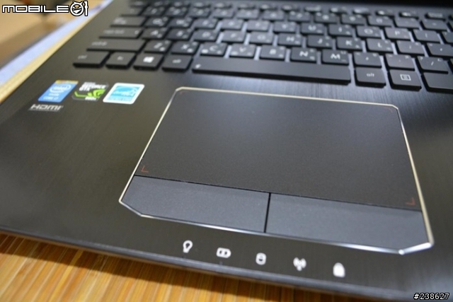 「開箱」效能攻頂的ASUS G750JZ