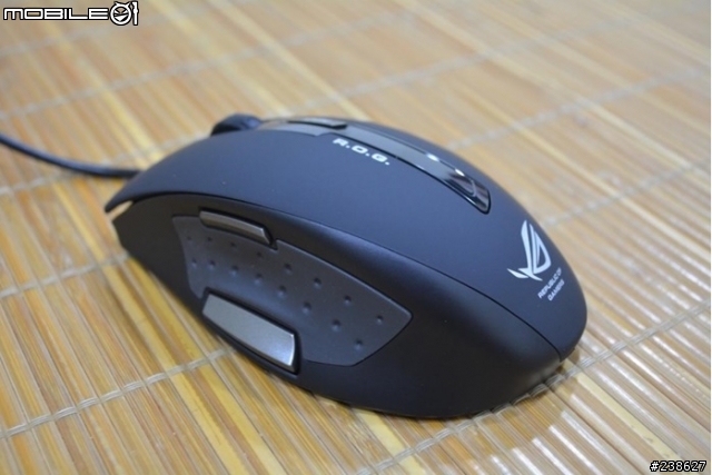 「開箱」效能攻頂的ASUS G750JZ