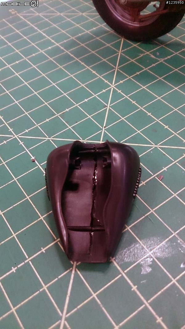 【作品分享】TAMIYA 1/12 YAMAHA XV1000 吉翁專車樣式(圖多)