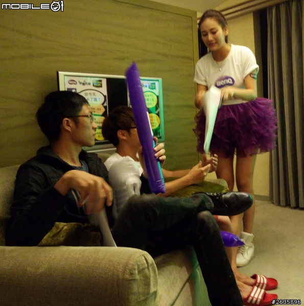 140614-BenQ呼朋引『爸』球賽轟趴-小天使很無奈