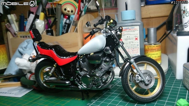 【作品分享】TAMIYA 1/12 YAMAHA XV1000 吉翁專車樣式(圖多)