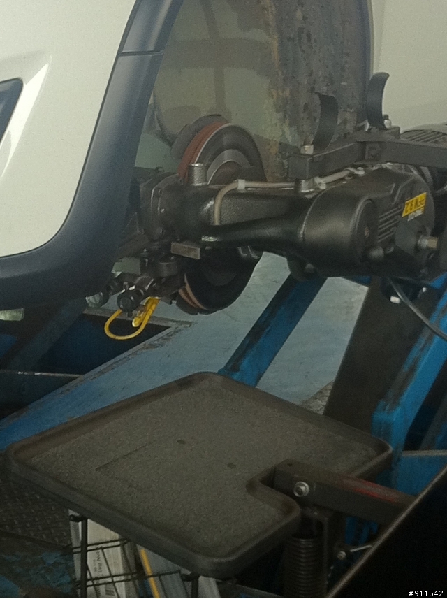 VOLVO C30 D4車碟盤以及ULTRA MOVER柏昂陶瓷來令片使用心得之我的碟盤長黑斑....