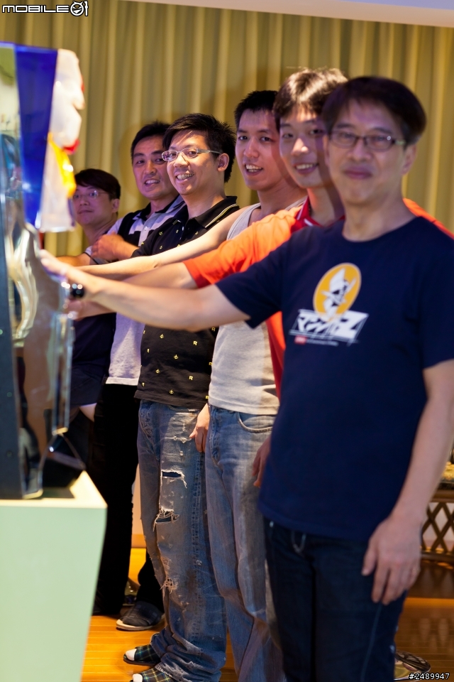 獨孤影武與哈比怪人的玩具互訪直擊大PK,影武完敗!但敗的很快樂。