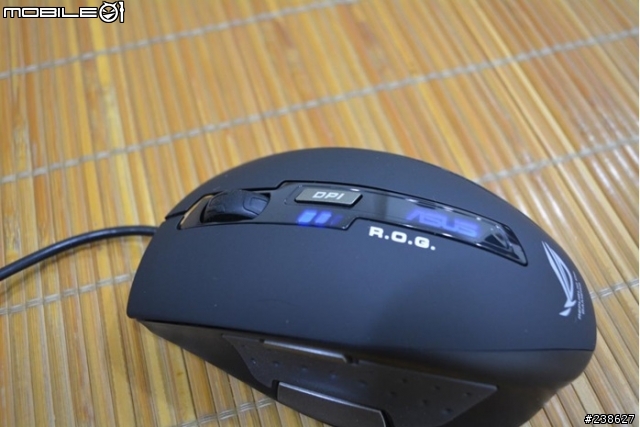 「開箱」效能攻頂的ASUS G750JZ
