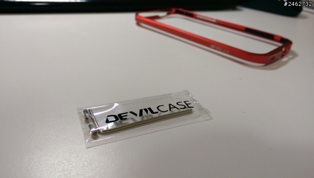 【Unboxing】DEVILCASE 鋁合金M8手機保護框開箱,同場加映多色彩髮絲紋機身貼紙