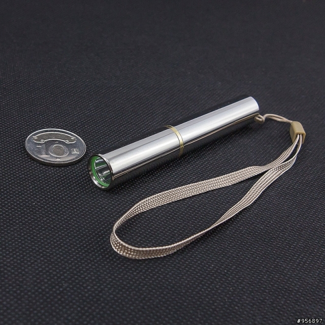 分享最近拿到的幾支不鏽鋼袖珍手電筒