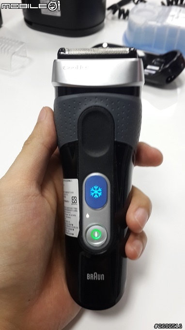 成熟男人第一步,百靈刮鬍刀CT6cc冰涼開箱